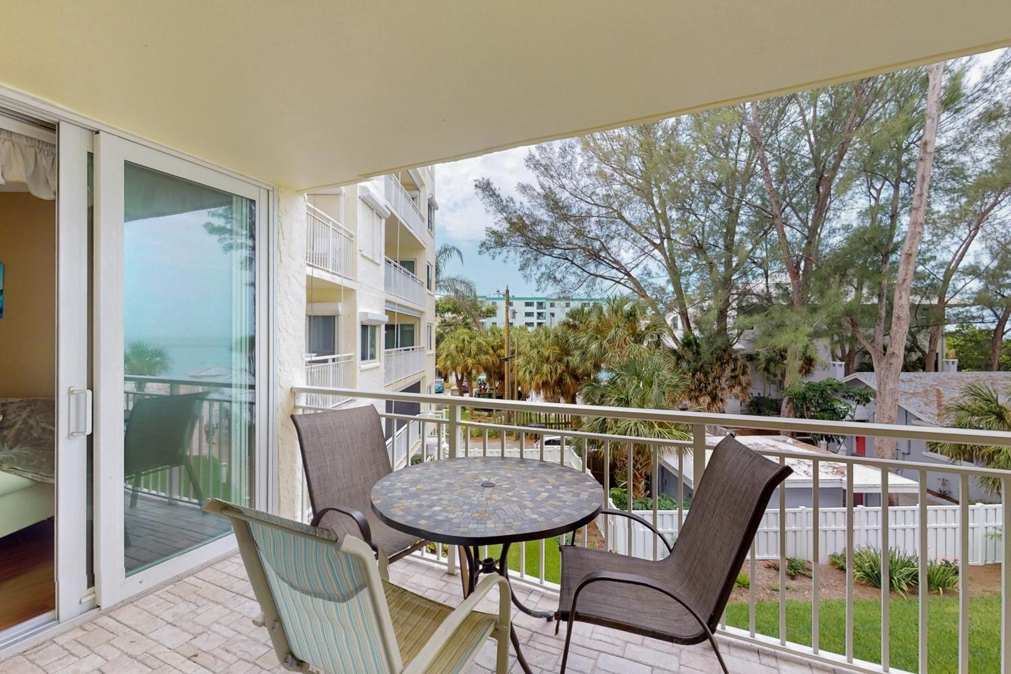 Dolphin Reef 203 Apartment Clearwater Beach Exterior photo